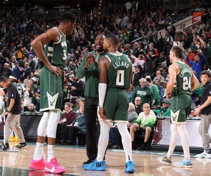 雄鹿大胜一仗,字母哥带队登顶东部 雄鹿大胜一仗,字母哥带队登顶东部