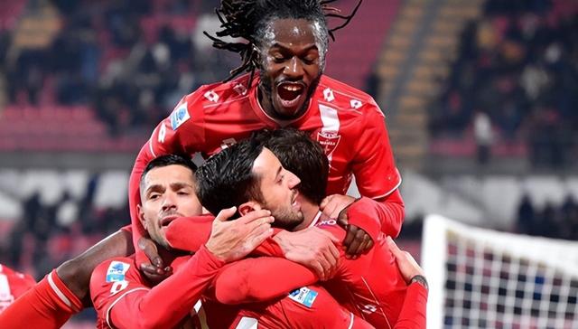 热那亚再度击败对手，展现出强劲实力的简单介绍