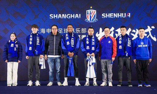 广州富力困扰不断,球迷呼吁更换主帅的简单介绍 广州富力困扰不断,球迷呼吁更换主帅的简单介绍