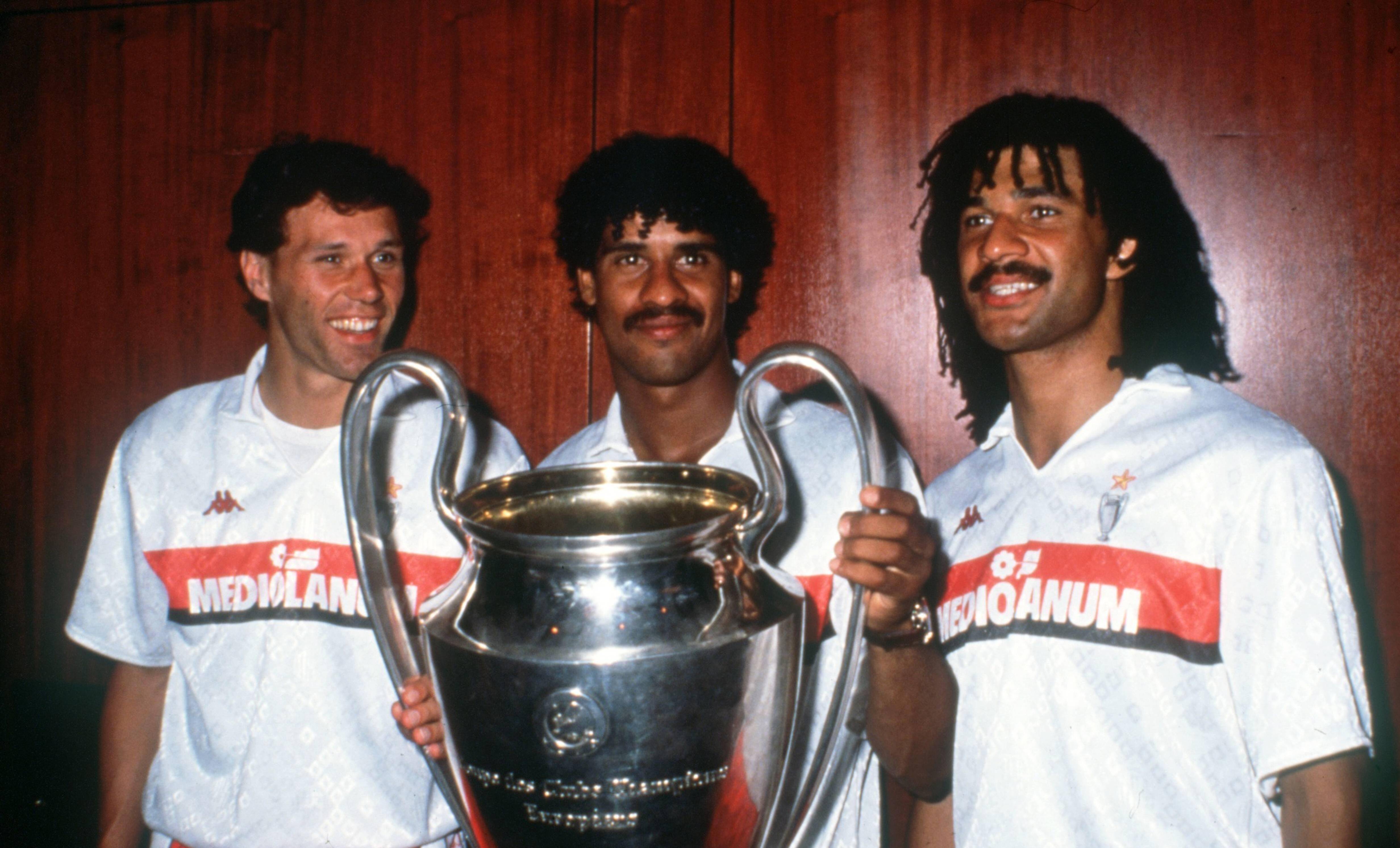 包含荷兰客场胜利，成功挺进淘汰赛！的词条