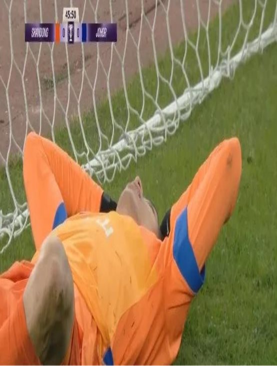 精彩比赛中，球员发挥出色，取得胜利