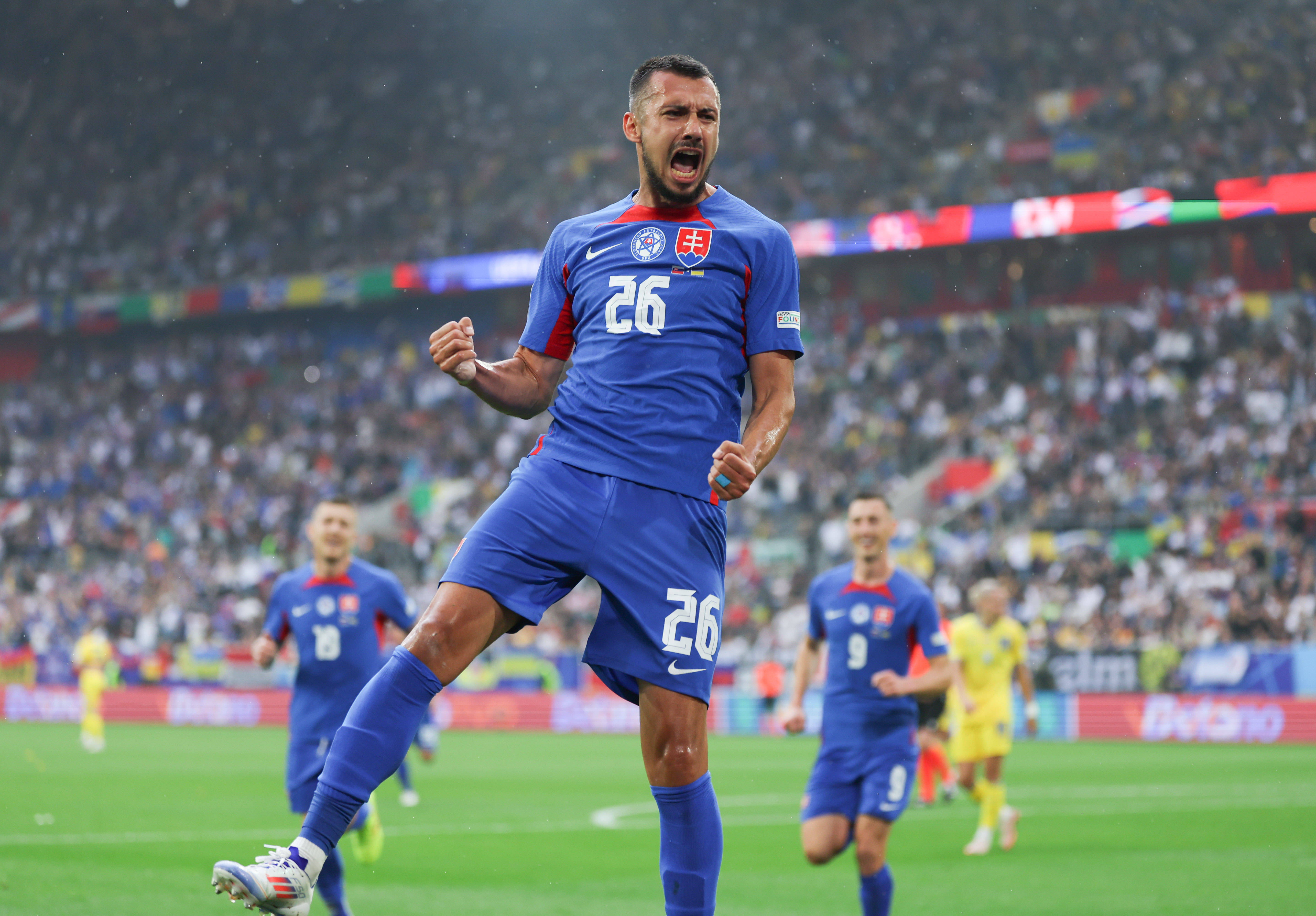 瑞典队力挫对手，成功跻身欧洲足球联赛八强的简单介绍