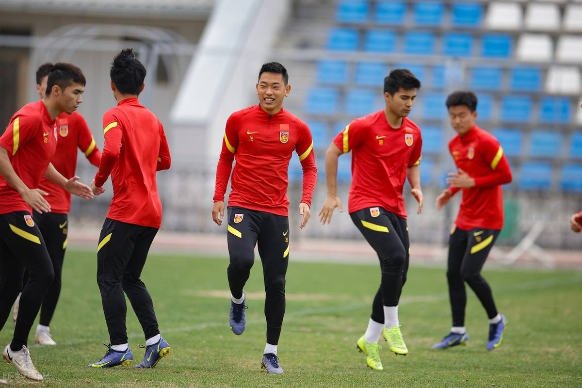 国内足球聚焦体坛热议本土球队崭露头角的简单介绍 国内足球聚焦体坛热议本土球队崭露头角的简单介绍