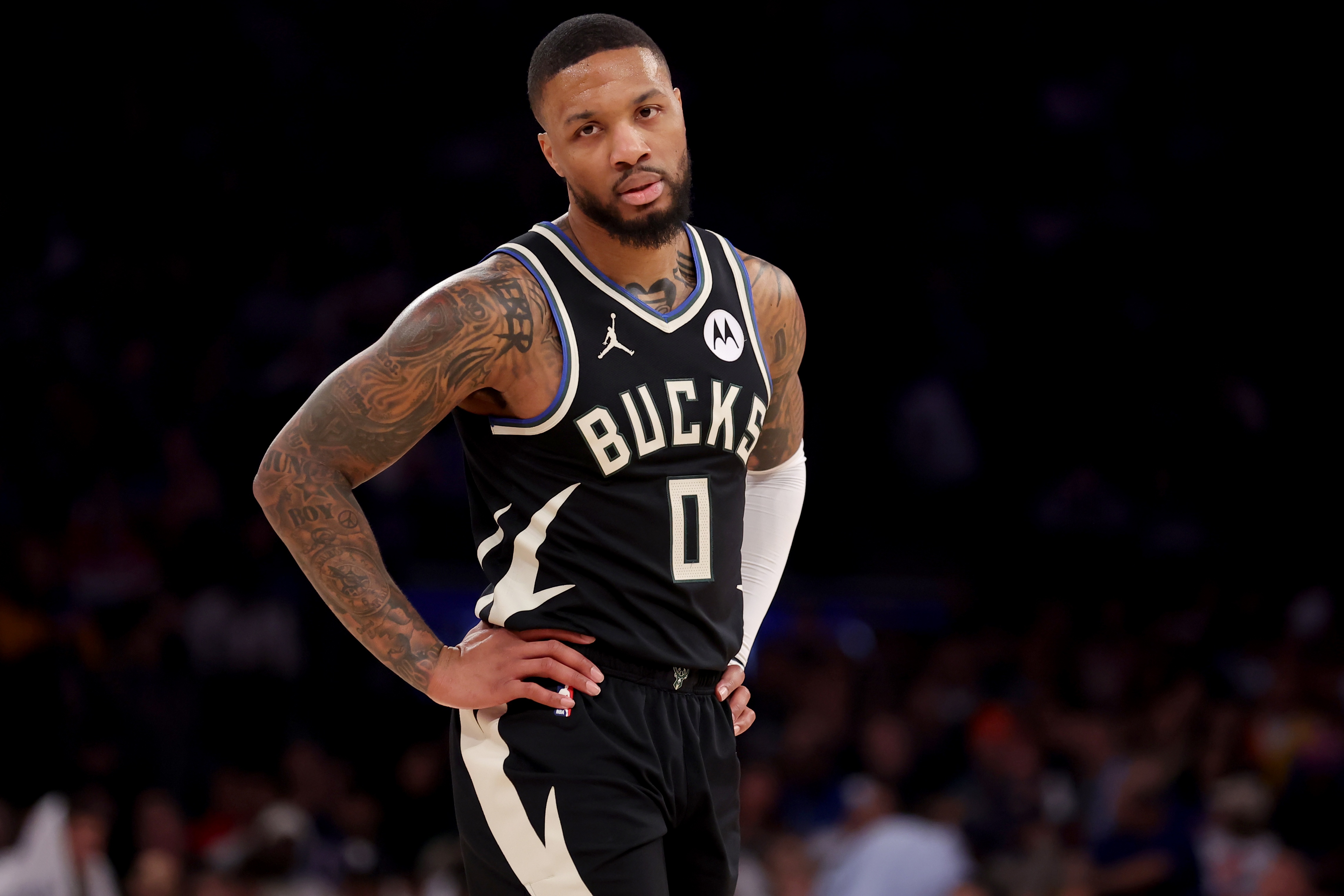 雄鹿队继续保持不败战绩，实力备受称赞