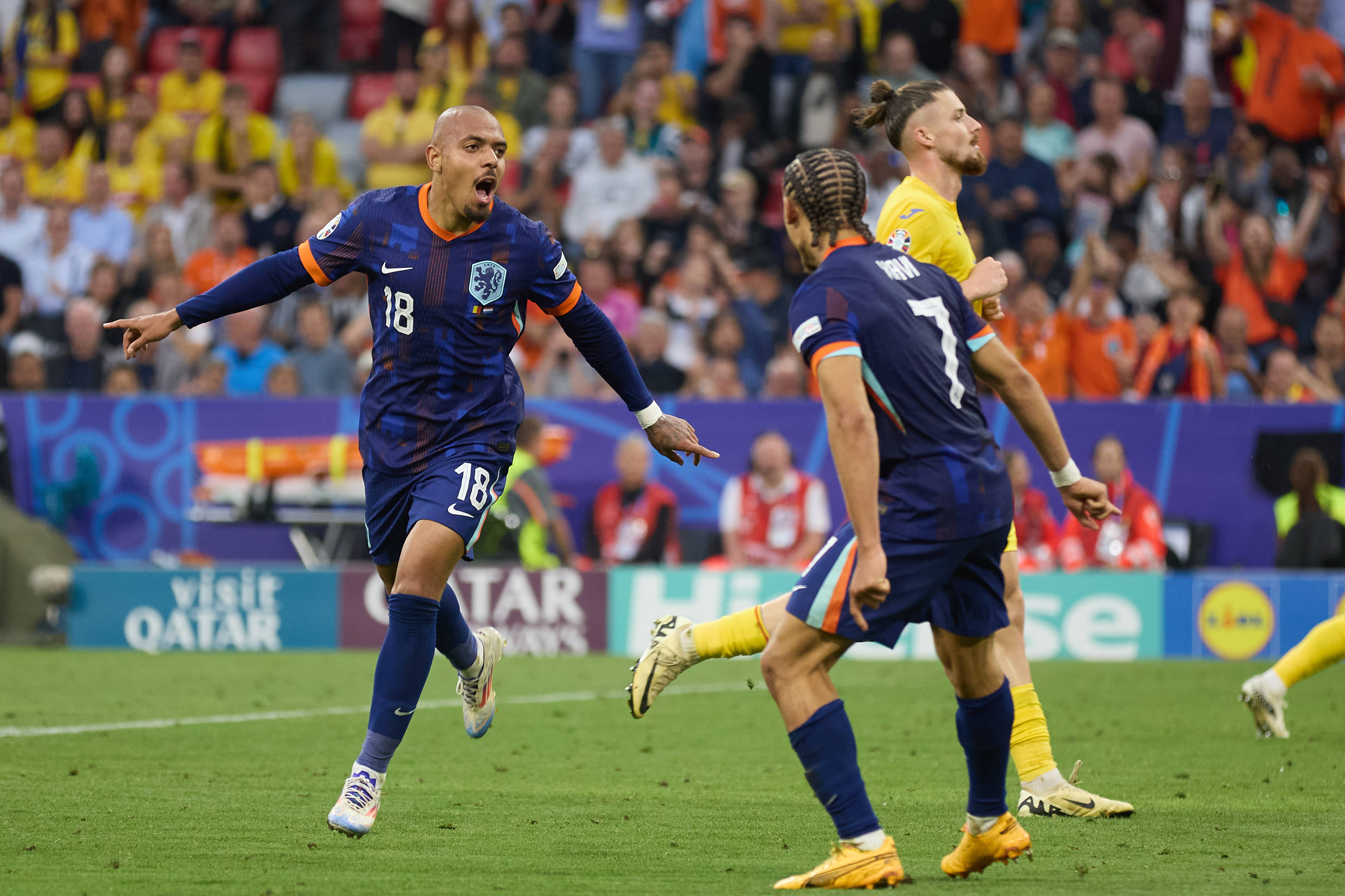 荷兰队在比赛中取得一场来之不易的胜利 荷兰队在比赛中取得一场来之不易的胜利