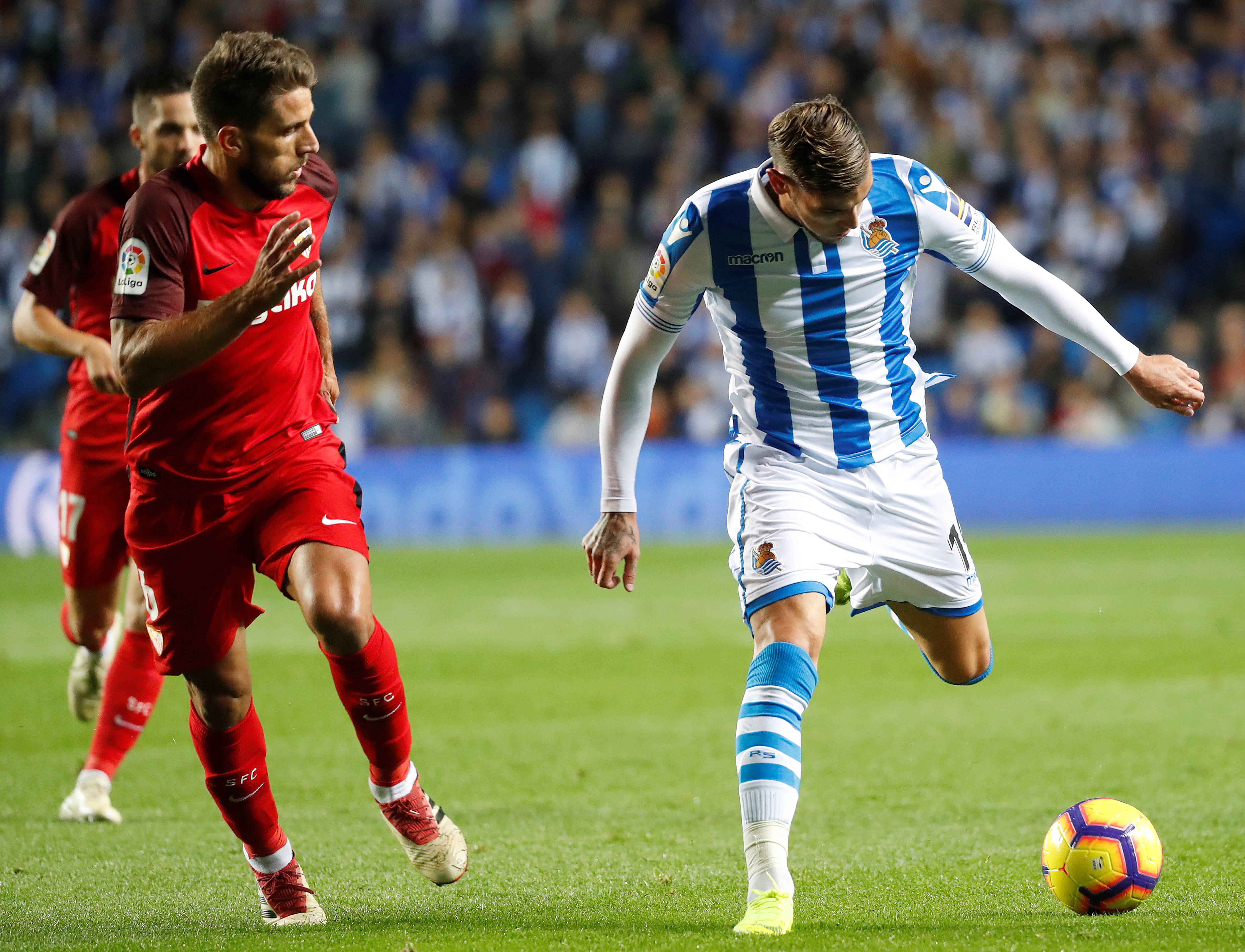 利物浦备战对阵纽卡斯尔联,谁能笑到最后? 利物浦备战对阵纽卡斯尔联,谁能笑到最后?