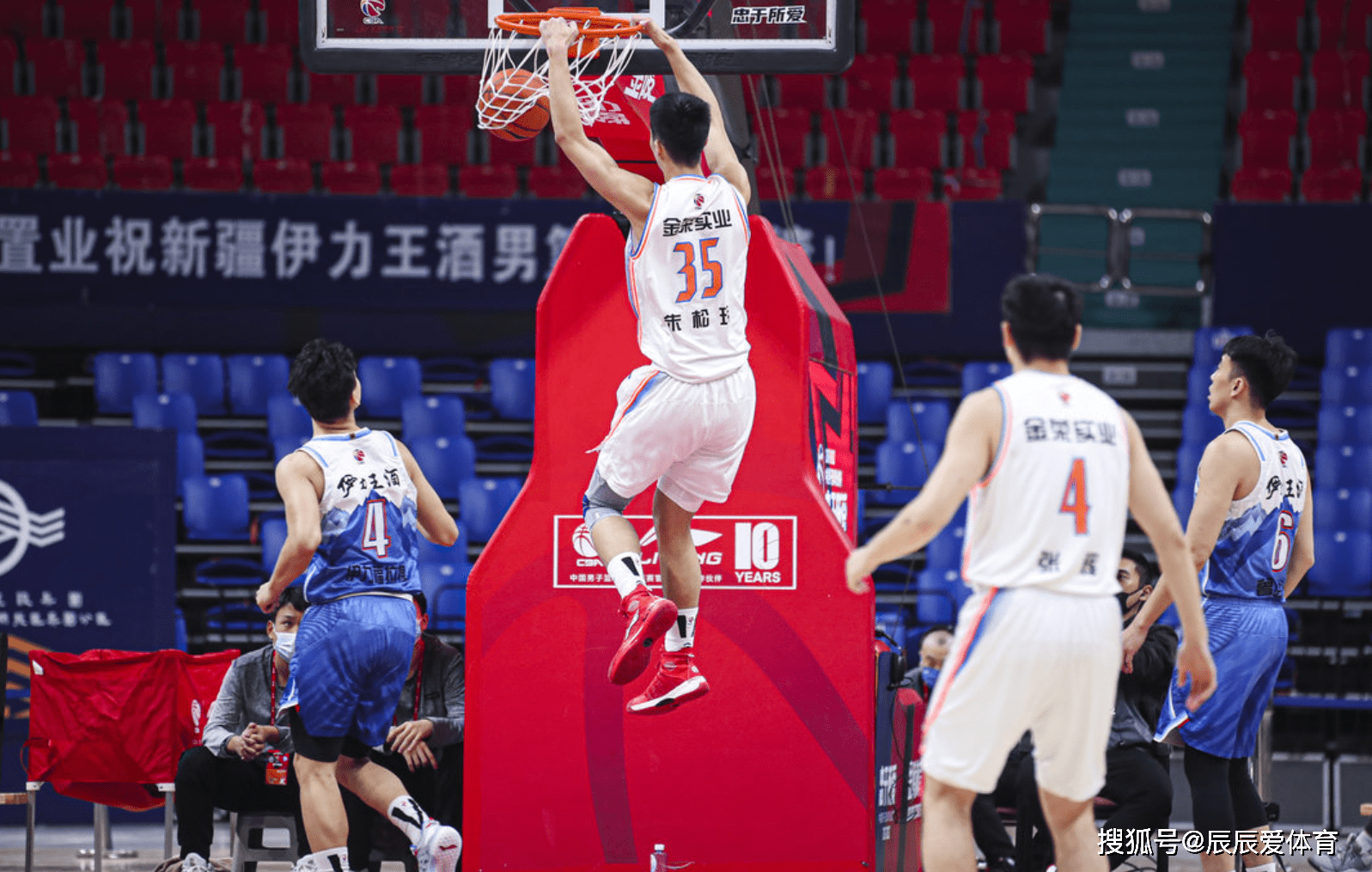 上海集体发威,全队表现出色,形势一片大好的简单介绍 上海集体发威,全队表现出色,形势一片大好的简单介绍