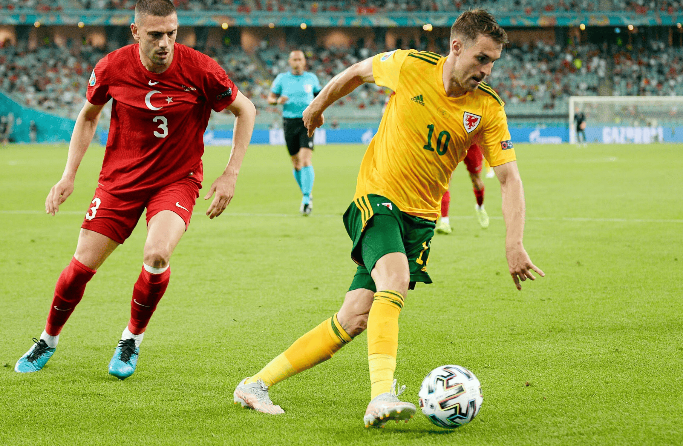 玻利维亚队在比赛中展现独特风采 玻利维亚队在比赛中展现独特风采