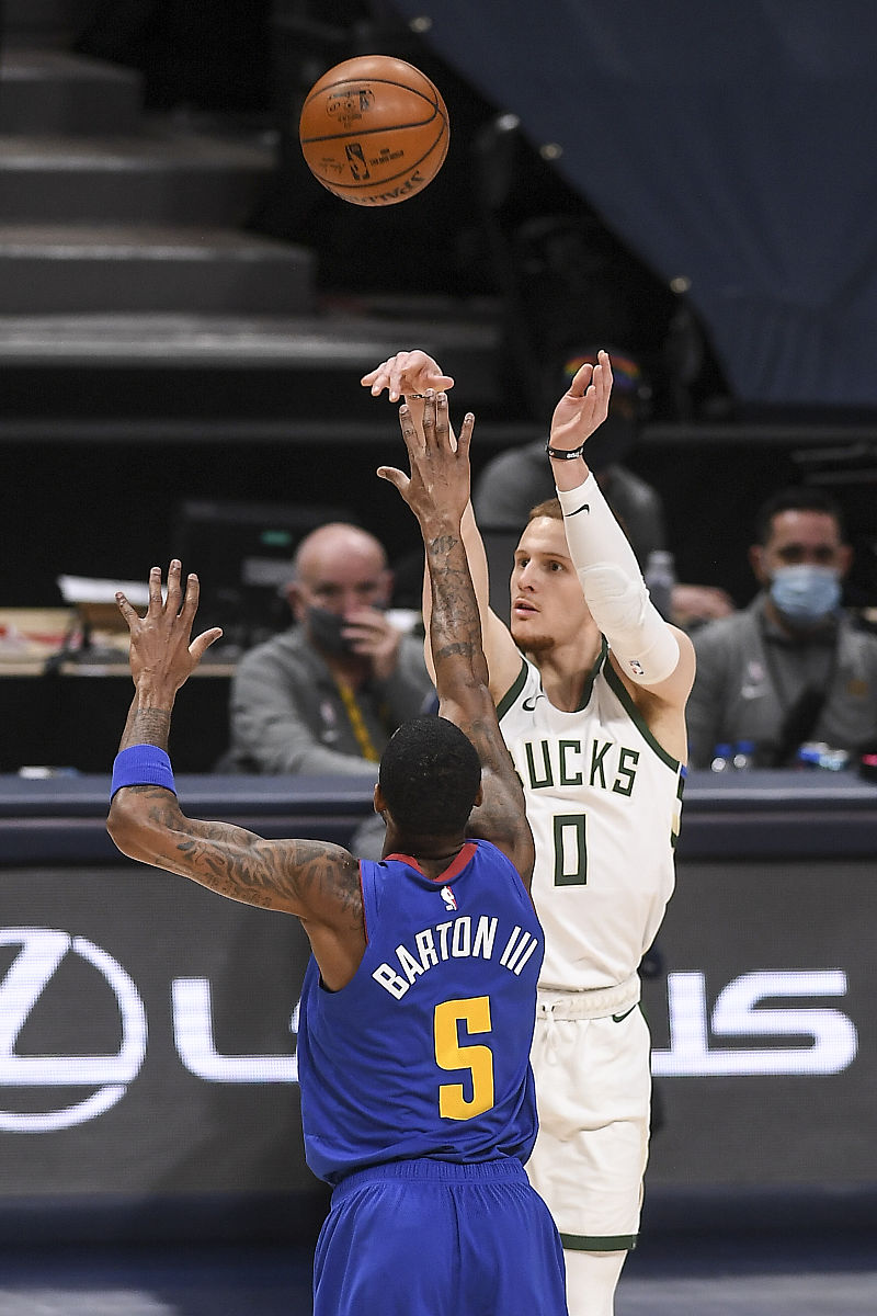 国王主场负于爵士遭遇两连败 国王主场负于爵士遭遇两连败