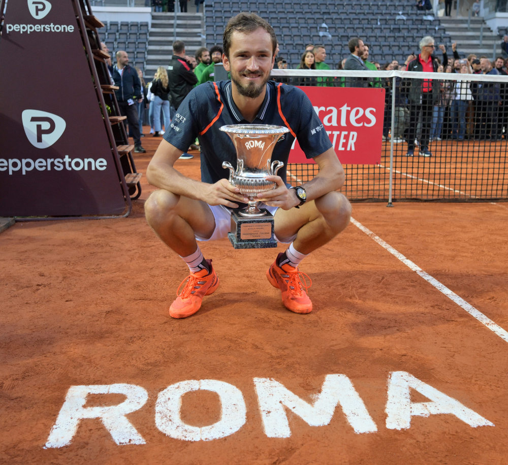 意大利网球队血洗英国网球队,梅德韦杰夫关键制胜的简单介绍 意大利网球队血洗英国网球队,梅德韦杰夫关键制胜的简单介绍