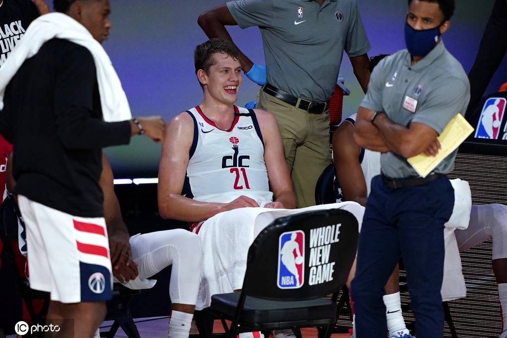 雄鹿擒下奇才，士气高昂